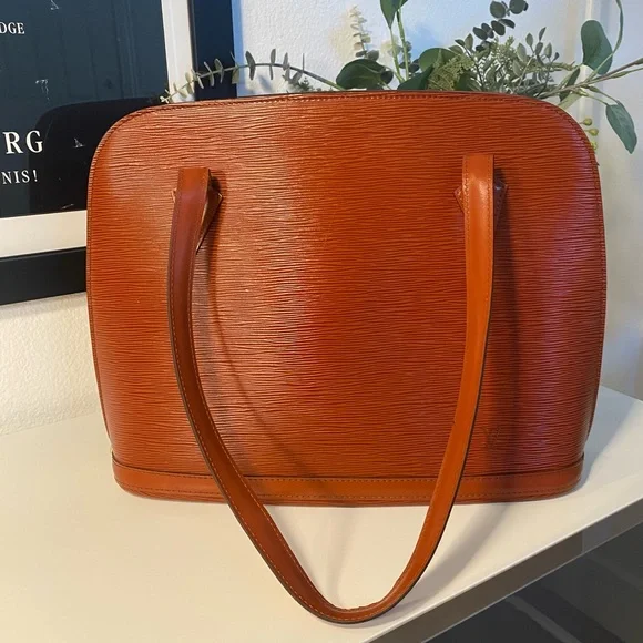 Vintage Louis Vuitton Epi Lussac Shoulder Bag In Kenyan Fawn - Picture 1 of 15